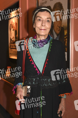 Theaterpremiere 'Monsieur Pierre geht online' in München