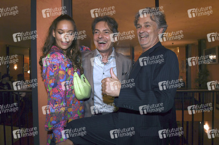 Theaterpremiere 'Monsieur Pierre geht online' in München