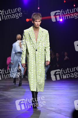 Kilian Kerner Fashion Show auf der Berlin Fashion Week S/S 2025 in Berlin
