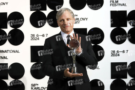 Eröffnung und Tribute Screening 'The Dead Don't Hurt', Karlovy Vary International Film Festival 2024