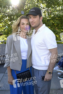 Dawid Tomaszewski Präsentation und Ausstellungseröffnung auf der Berlin Fashion Week S/S 2025 in Berlin