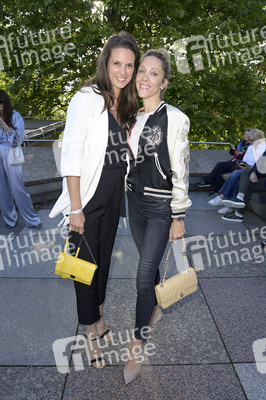 Dawid Tomaszewski Präsentation und Ausstellungseröffnung auf der Berlin Fashion Week S/S 2025 in Berlin