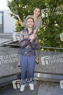 Dawid Tomaszewski Präsentation und Ausstellungseröffnung auf der Berlin Fashion Week S/S 2025 in Berlin