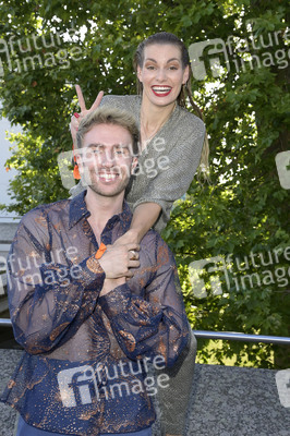 Dawid Tomaszewski Präsentation und Ausstellungseröffnung auf der Berlin Fashion Week S/S 2025 in Berlin