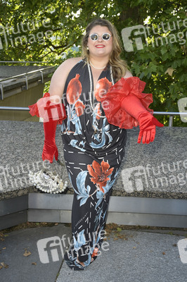 Dawid Tomaszewski Präsentation und Ausstellungseröffnung auf der Berlin Fashion Week S/S 2025 in Berlin