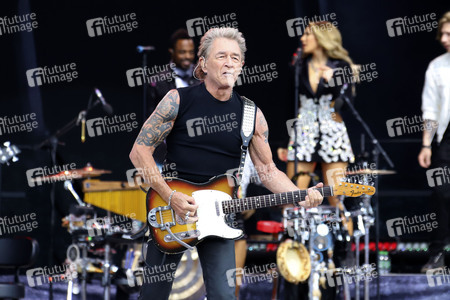 Konzert von Peter Maffay mit Band und Gästen in Hamburg