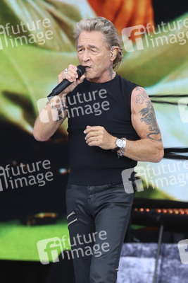 Konzert von Peter Maffay mit Band und Gästen in Hamburg