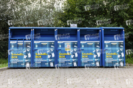 Symbolfoto Altkleidercontainer