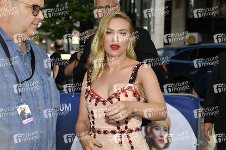 Filmpremiere 'To the Moon' in Berlin