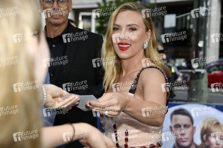 Filmpremiere 'To the Moon' in Berlin