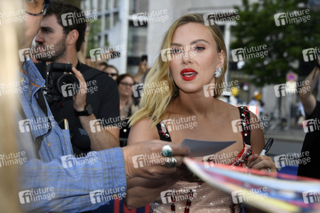 Filmpremiere 'To the Moon' in Berlin