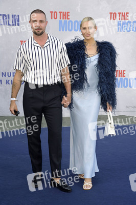 Filmpremiere 'To the Moon' in Berlin