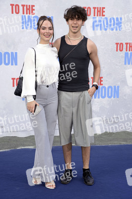 Filmpremiere 'To the Moon' in Berlin