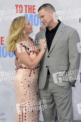 Filmpremiere 'To the Moon' in Berlin