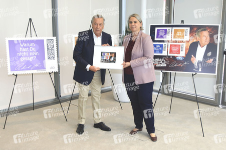 Präsentation der Roland Kaiser-Briefmarken in Bonn