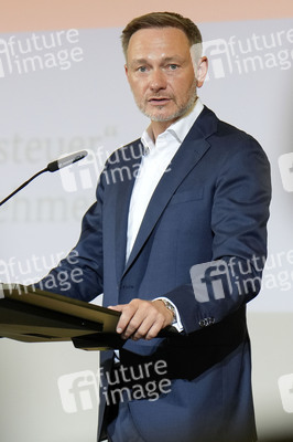 Veranstaltung 'Vereinfacht und Bürgernah - Expertenkommissionen präsentieren ihre Ergebnisse' in Berlin