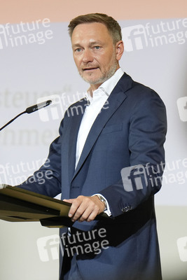 Veranstaltung 'Vereinfacht und Bürgernah - Expertenkommissionen präsentieren ihre Ergebnisse' in Berlin