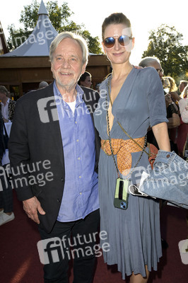 Jubiläumspremiere 'Cabaret - das Berlin-Musical' in Berlin