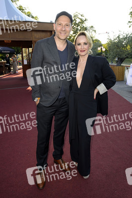 Jubiläumspremiere 'Cabaret - das Berlin-Musical' in Berlin