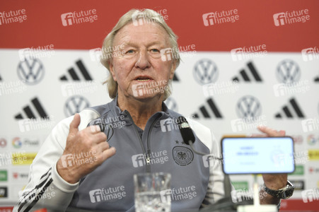 Abschlusspressekonferenz zum EM Qualifikationsspiel Deutschland - Österreich in Hannover
