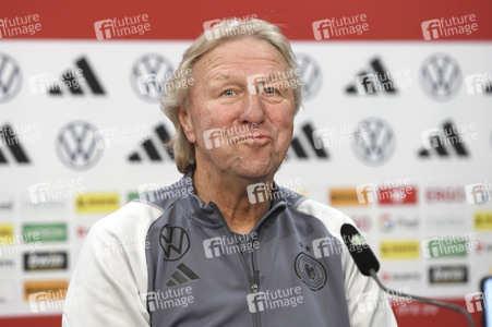 Abschlusspressekonferenz zum EM Qualifikationsspiel Deutschland - Österreich in Hannover