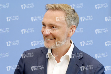 Bundespressekonferenz Regierungsentwurf für den Bundeshaushalt 2025 und Finanzplan bis 2028 in Berlin