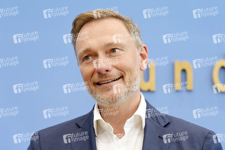 Bundespressekonferenz Regierungsentwurf für den Bundeshaushalt 2025 und Finanzplan bis 2028 in Berlin