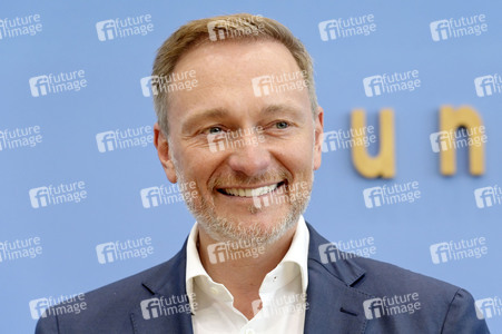 Bundespressekonferenz Regierungsentwurf für den Bundeshaushalt 2025 und Finanzplan bis 2028 in Berlin