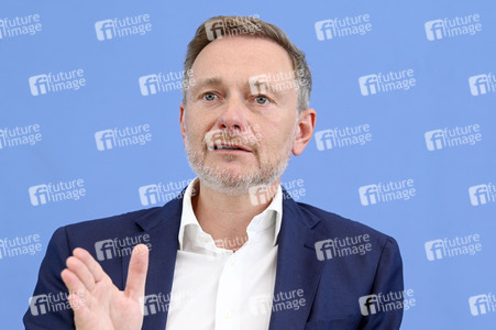 Bundespressekonferenz Regierungsentwurf für den Bundeshaushalt 2025 und Finanzplan bis 2028 in Berlin