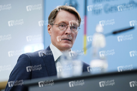 Pressekonferenz mit Karl Lauterbach in Berlin