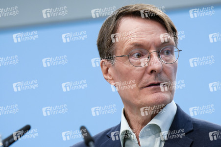 Pressekonferenz mit Karl Lauterbach in Berlin
