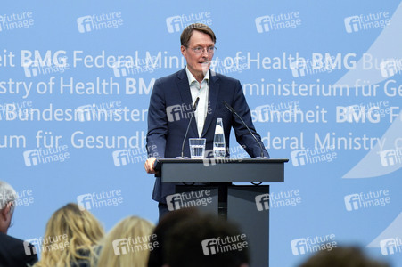 Pressekonferenz mit Karl Lauterbach in Berlin