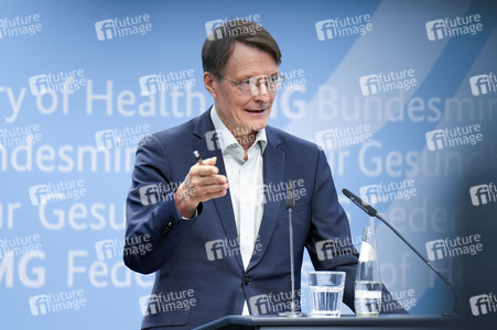 Pressekonferenz mit Karl Lauterbach in Berlin