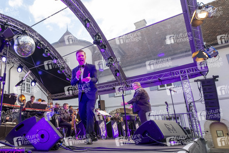 Konzert von Tom Gaebel mit der Lumberjack Swing-Band in Uhingen