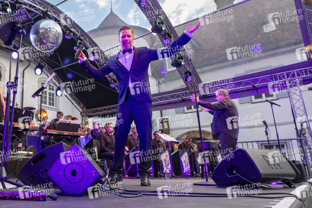Konzert von Tom Gaebel mit der Lumberjack Swing-Band in Uhingen