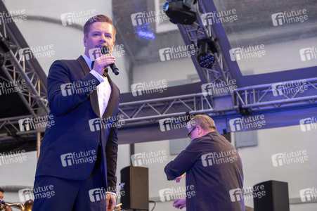 Konzert von Tom Gaebel mit der Lumberjack Swing-Band in Uhingen