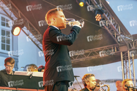 Konzert von Tom Gaebel mit der Lumberjack Swing-Band in Uhingen