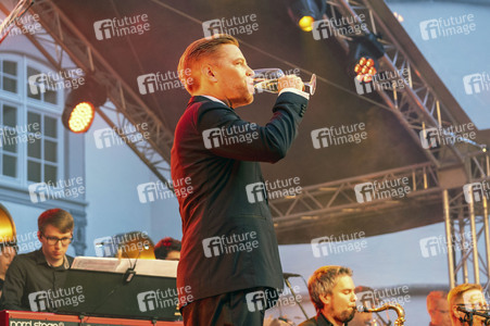 Konzert von Tom Gaebel mit der Lumberjack Swing-Band in Uhingen