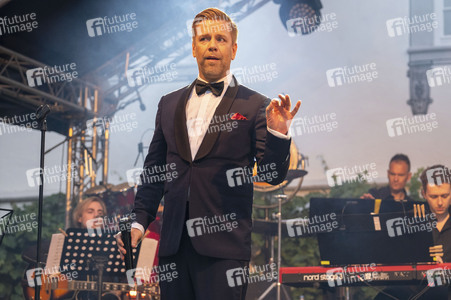 Konzert von Tom Gaebel mit der Lumberjack Swing-Band in Uhingen