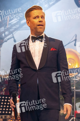 Konzert von Tom Gaebel mit der Lumberjack Swing-Band in Uhingen