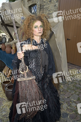 Fototermin 'Das Märchen von der silbernen Brücke' in Berlin