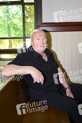 Urnenbeisetzung von Bernd Müller in Berlin