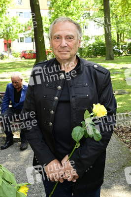 Urnenbeisetzung von Bernd Müller in Berlin