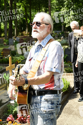 Urnenbeisetzung von Bernd Müller in Berlin