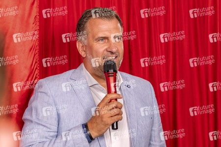 Enthüllung der Wachsfigur von Roland Kaiser in Dresden