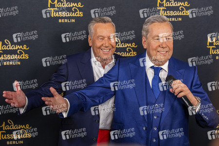 Enthüllung der Wachsfigur von Roland Kaiser in Dresden