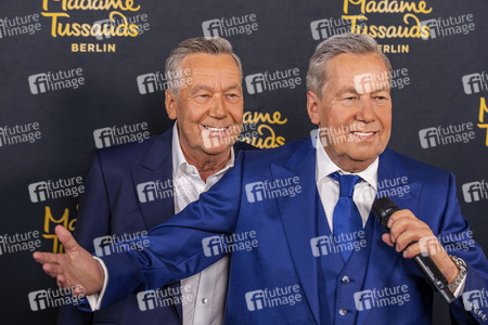 Enthüllung der Wachsfigur von Roland Kaiser in Dresden