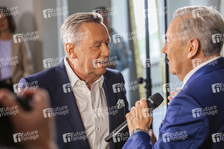 Enthüllung der Wachsfigur von Roland Kaiser in Dresden