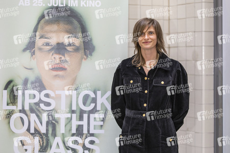 Filmpremiere 'Lipstick on the Glass' in Leipzig