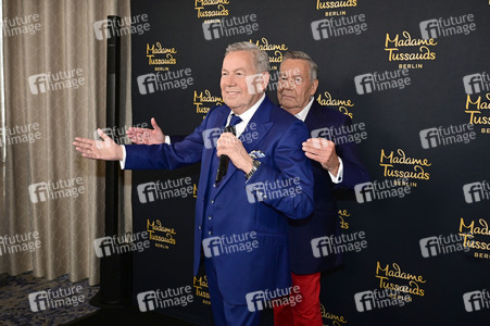 Enthüllung der Wachsfigur von Roland Kaiser in Dresden